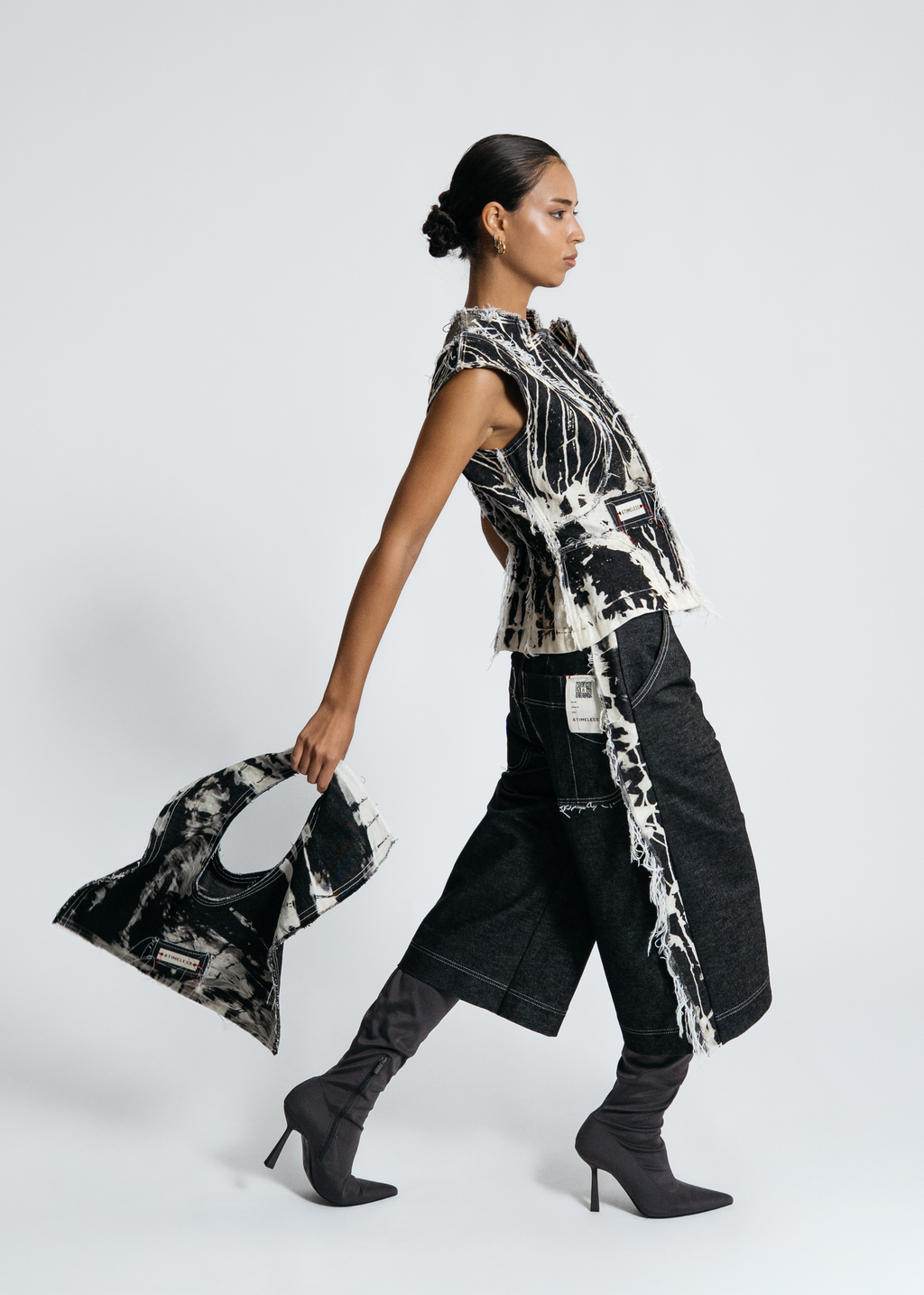 [SYSTEM ID: ERROR_302 – Black System Breach Tote Bag]