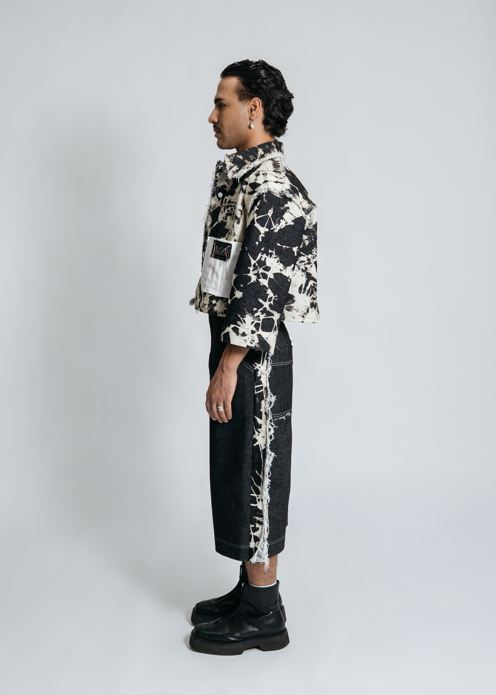 [SYSTEM ID: ERROR_101 – Black Cut-Off Signal Jorts]